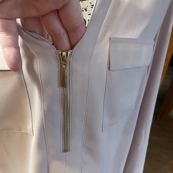 Express blouse-Sold - Picture 8 of 9